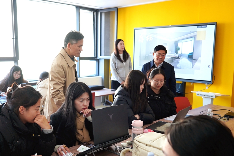 校领导深入课堂开展实训教学检查工作